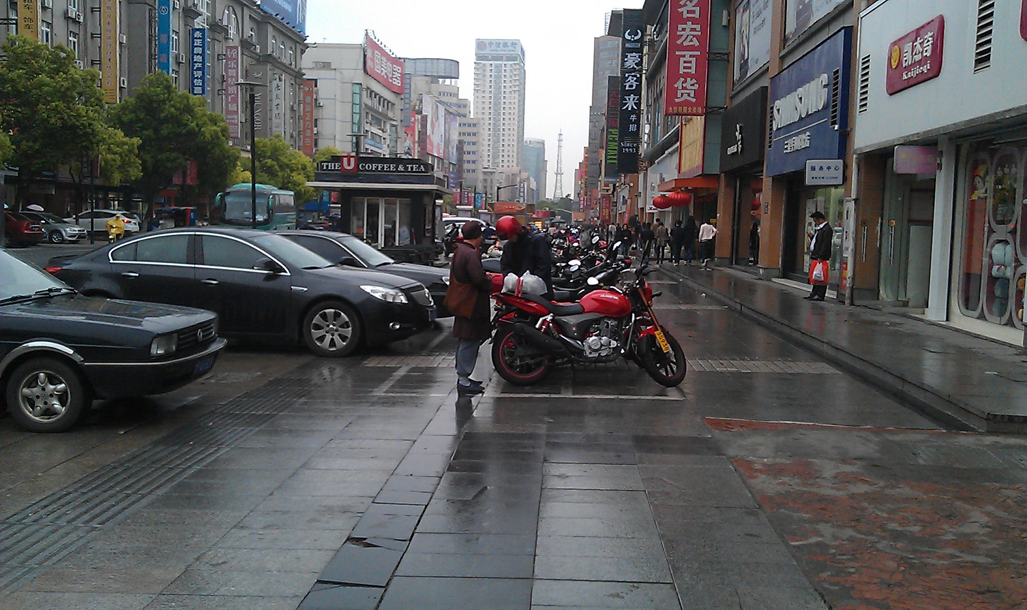 华庭街的假尼姑,大家当心!