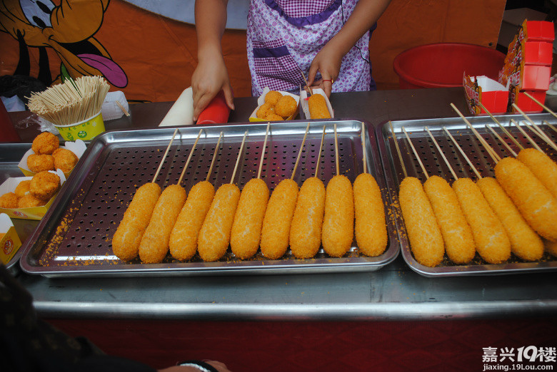 梅湾街美食节还有流动青少年宫活动热闹的