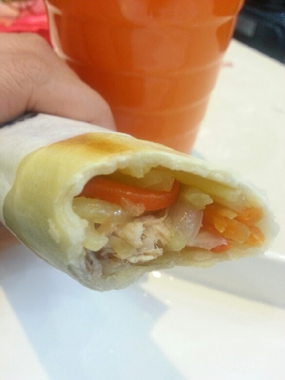 哈哈,次到舌尖2的同款美食--食饼桶啦!