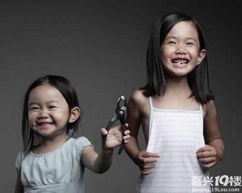 剃眉毛剪睫毛 民间育儿法能信吗?