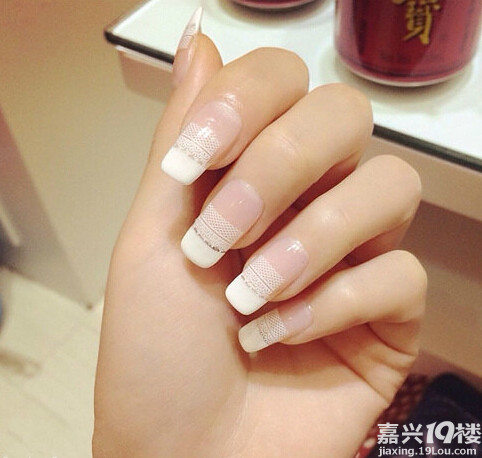 结婚必备,美甲、胸贴,还有羞羞滴提臀神器,扁平