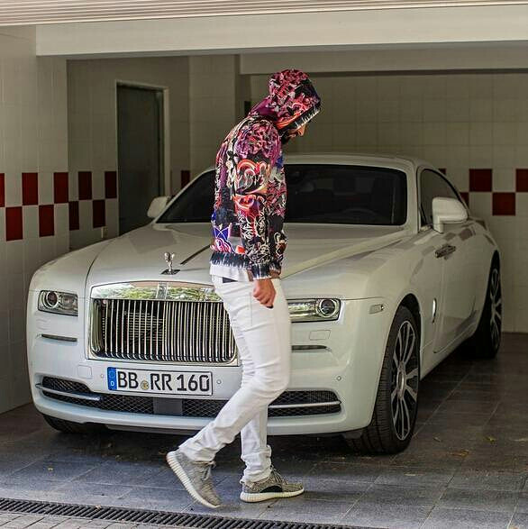 帅哥和他的豪车们