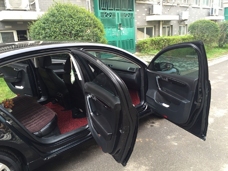 �����ڳ���ÿ��ſ���Ͽ������ҵ�ϰ��һ��