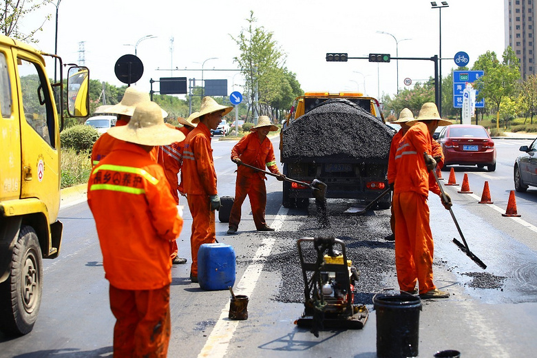 180℃!烈日炙烤,他们却说这是工作的黄金期-求