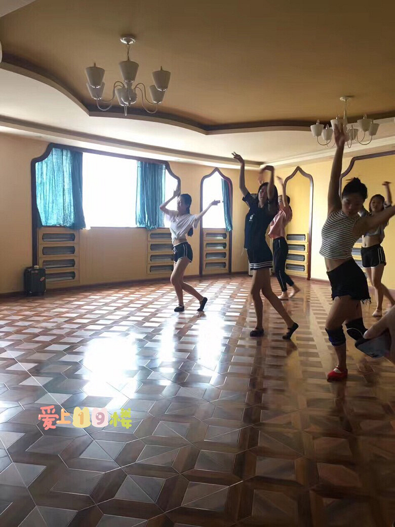 �����Ů���Ӿ���Խ��Խ���� ����Խ��Խ�ã�����Խ��Խ