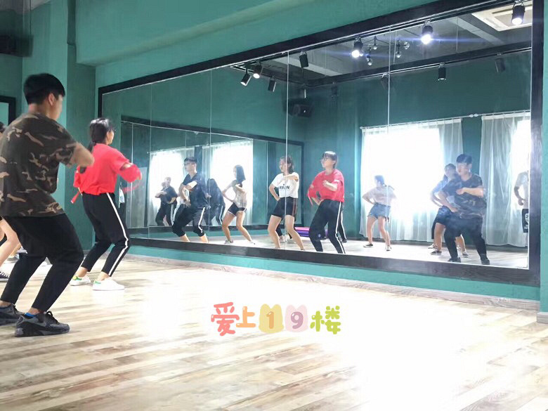 �����Ů���Ӿ���Խ��Խ���� ����Խ��Խ�ã�����Խ��Խ