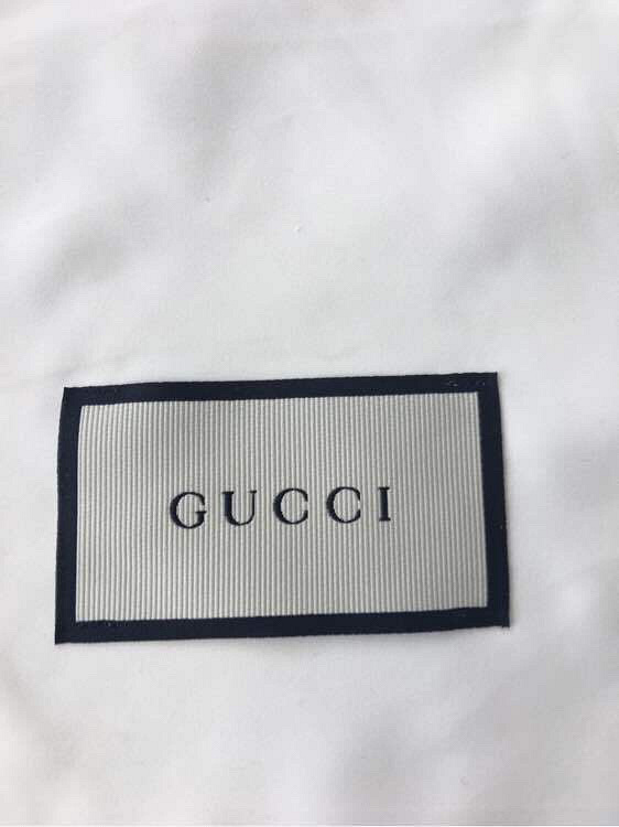 һ����1���һ�� �г��� ����һ��gucci��padlock
