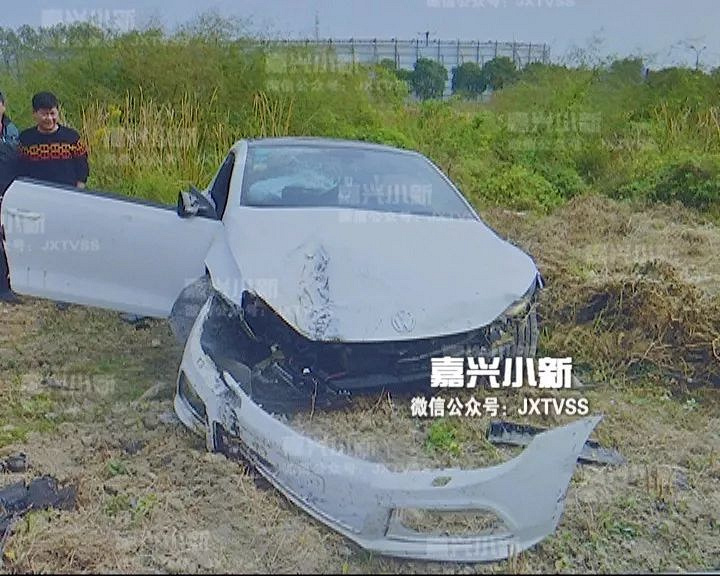 客户饿了!嘉兴兼职外卖哥抢道酿车祸 尚酷车撞