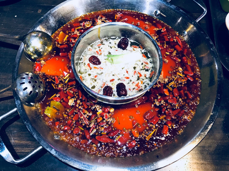 【成都火锅】 好的火锅靠靠酱料能加分