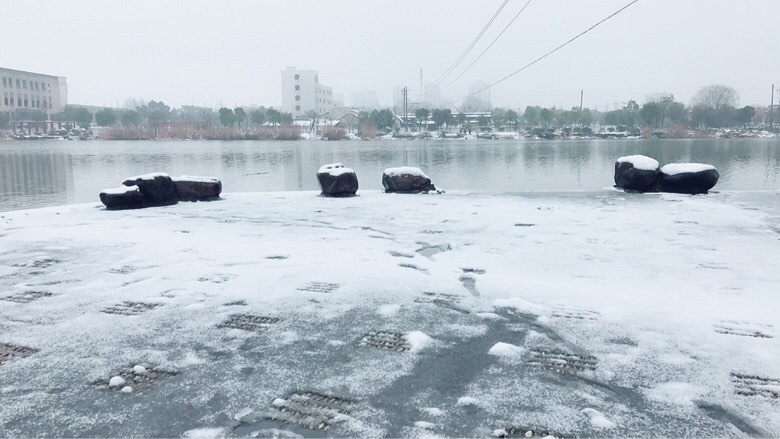ѩ������