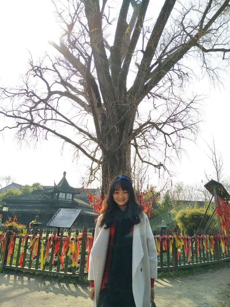 ÷��������^_^���쵽�ˣ����︴�գ����ⰻȻ