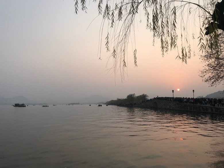 �������Ĵ�ɫ��������