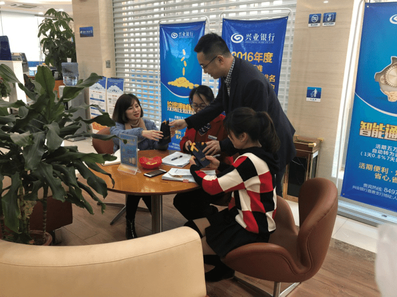 ϲӭ���˽�  ο��ŮԱ��