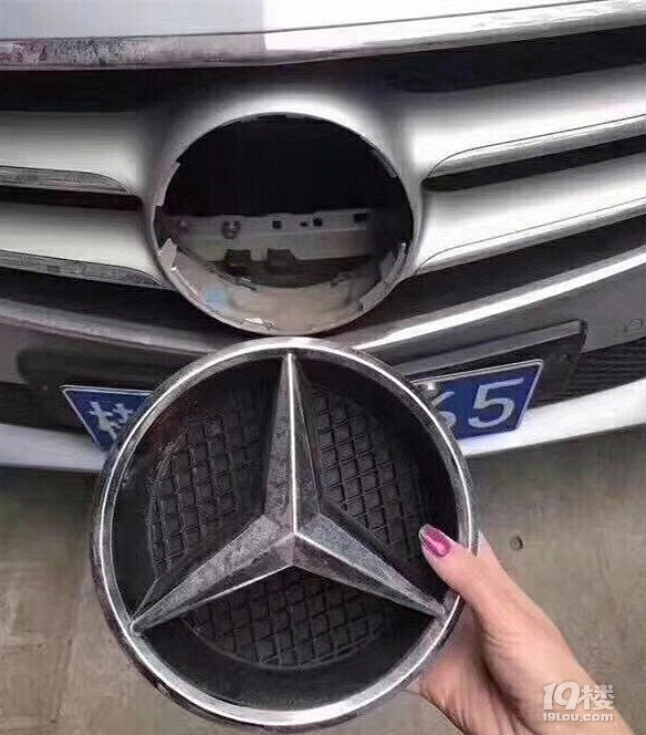 没想到奔驰车标还可以这样用