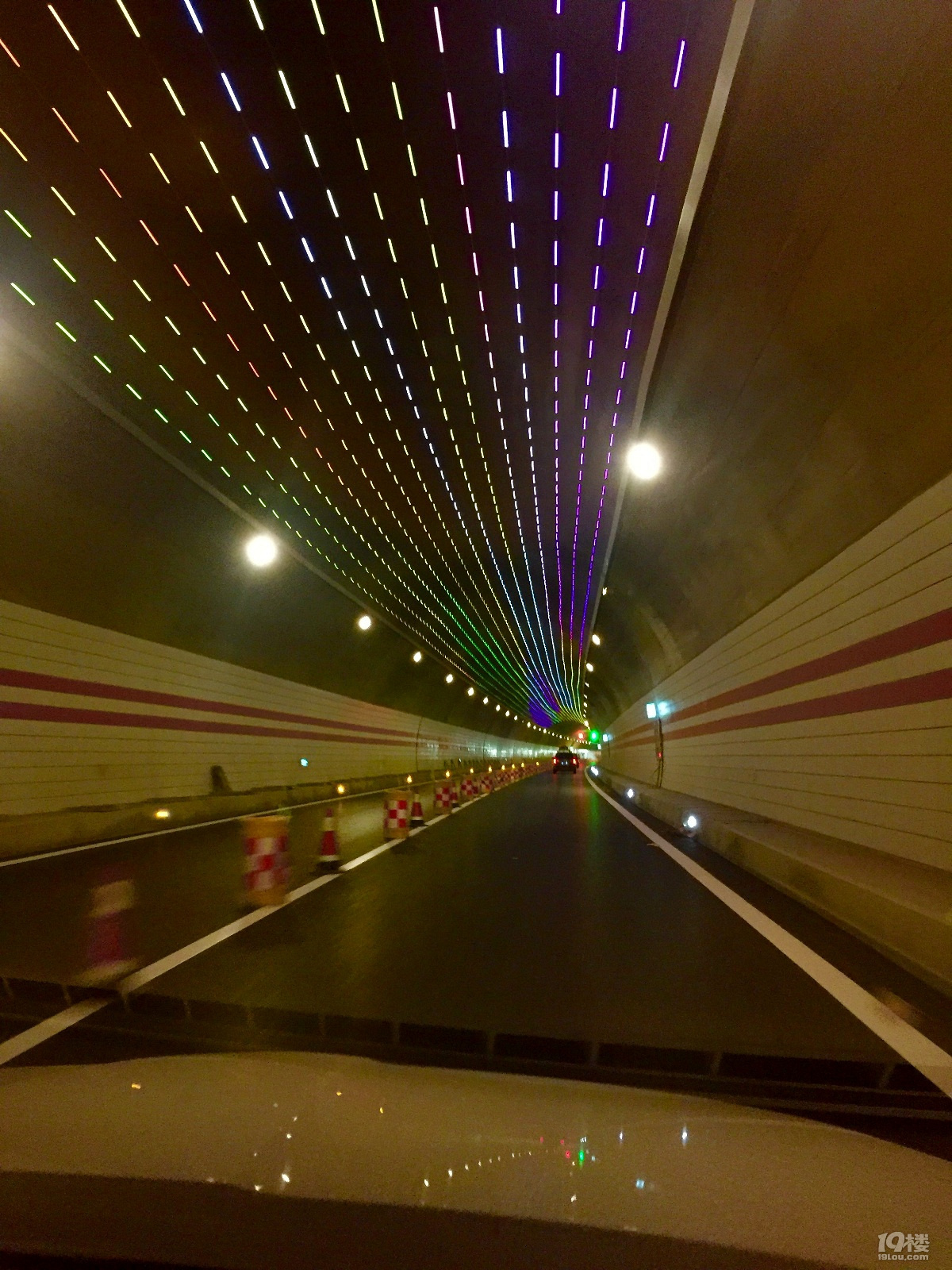 二郎山新开通高速隧道