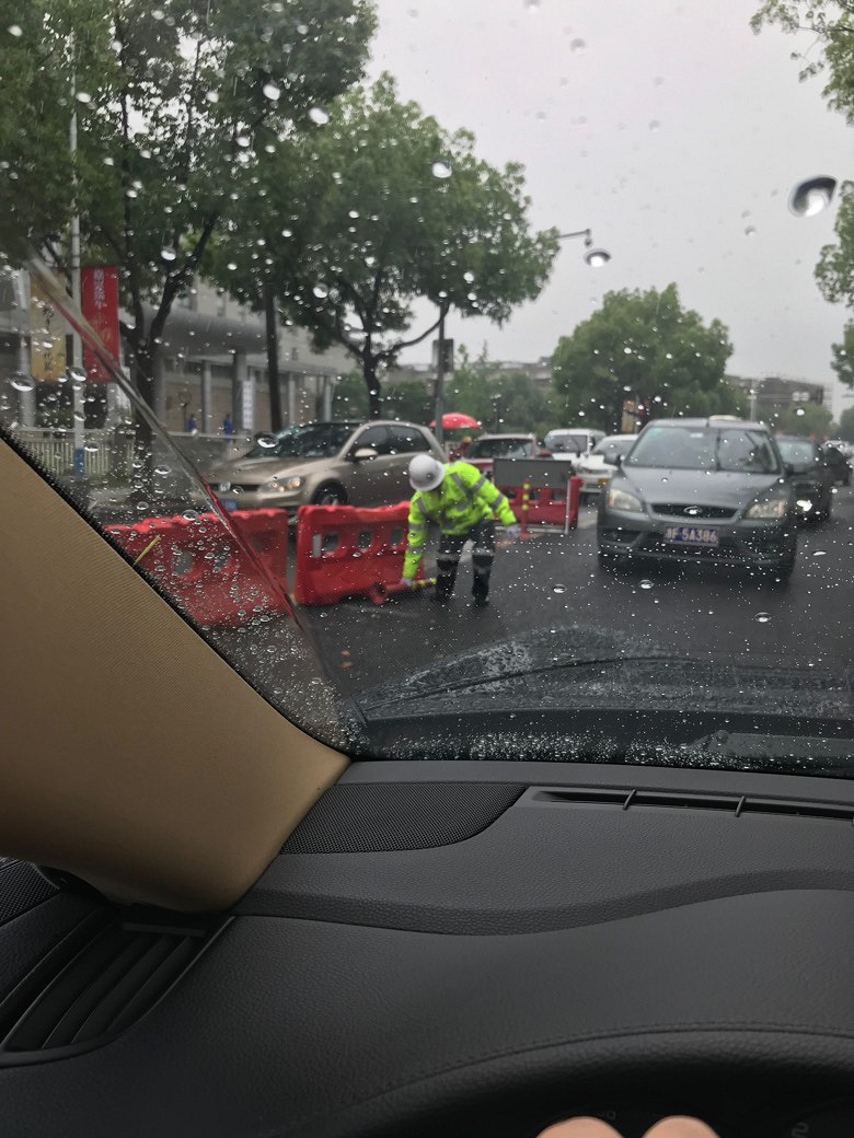 ��˧����