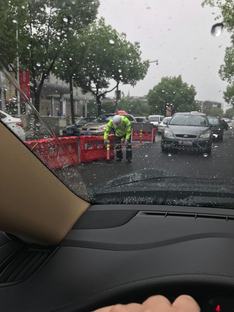 ��˧����