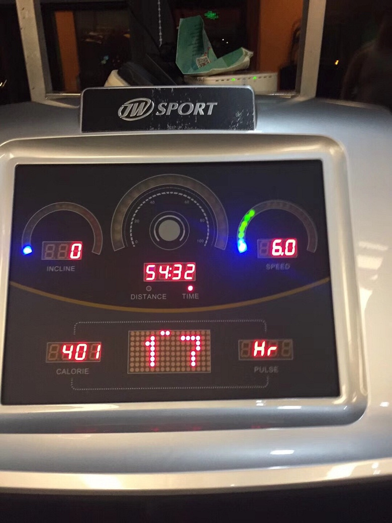 �������˶� ��ƴ��ʳס�е�ʱ����ƴ����˭�н������������塣