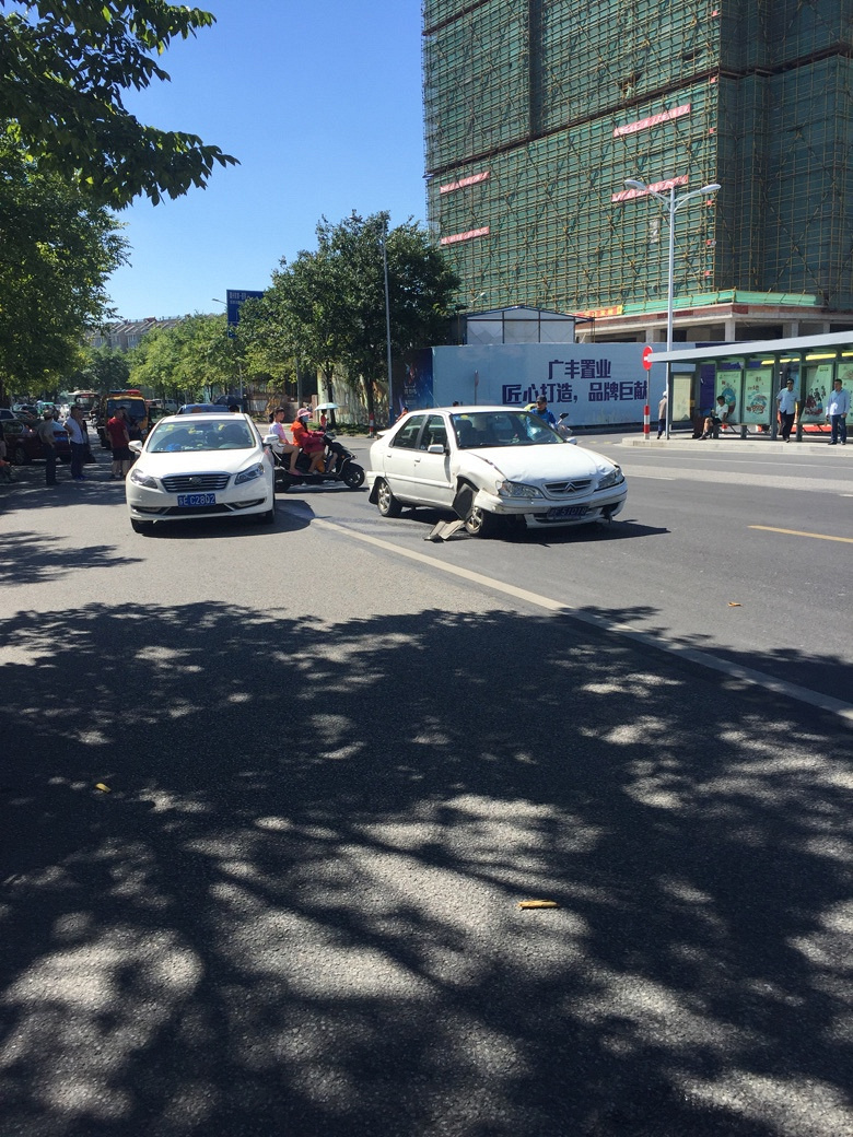 ��һҽԺ���Ź�����Ŧվ������ײ