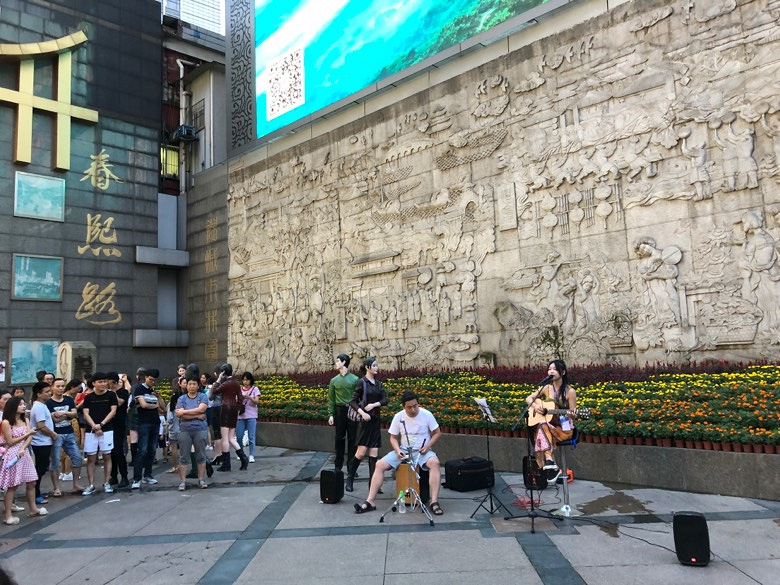 ����·��̫���������ĥһ����ĵط�