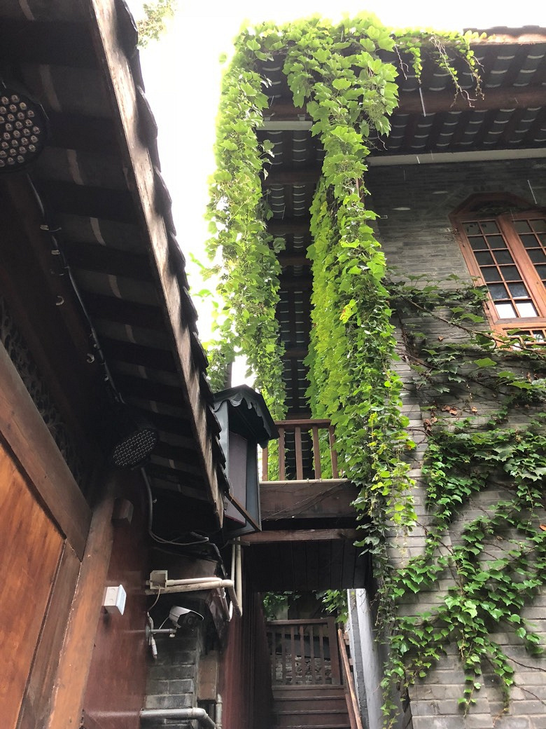 ���еĿ�խ��