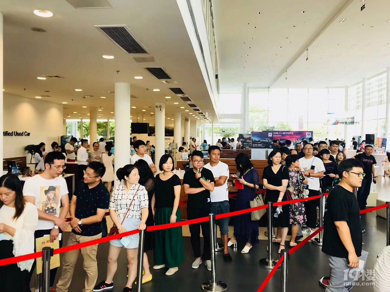 【小狐砍价】汽车届神斧 一对一砍价 买车找19楼小狐 划算有保障