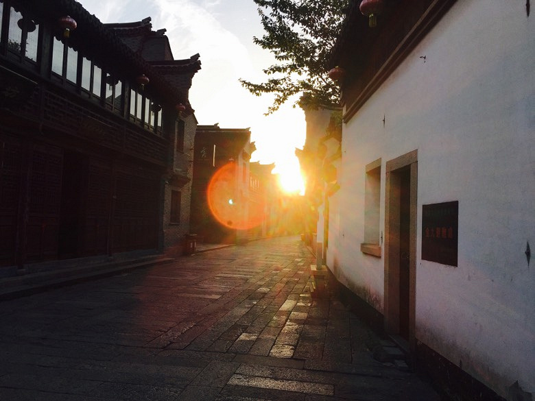 �����͵��۹⿴���磬��������ʻ��������簲��