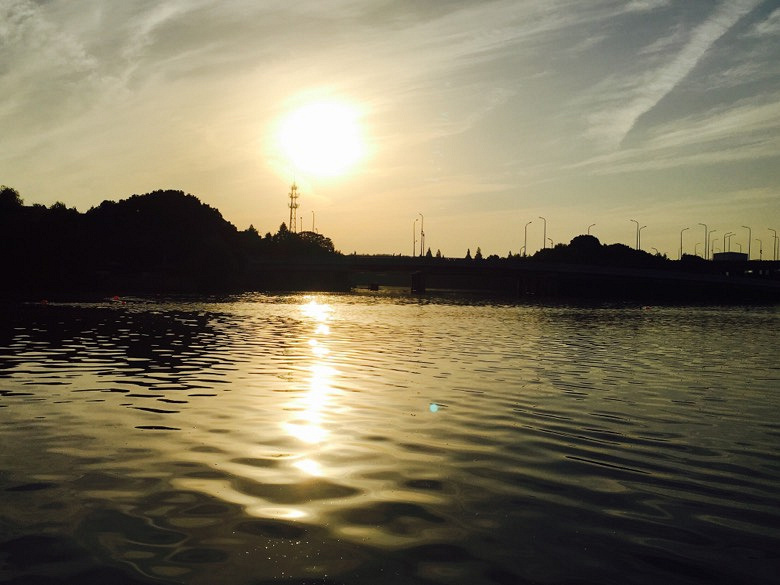 �����͵��۹⿴���磬��������ʻ��������簲��