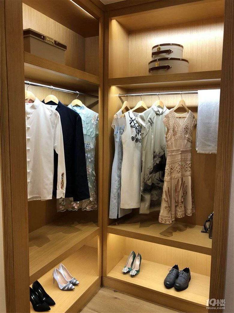 海宁佳源珑府 坐拥银泰城商圈 靠皮革 地鉄口 总价130