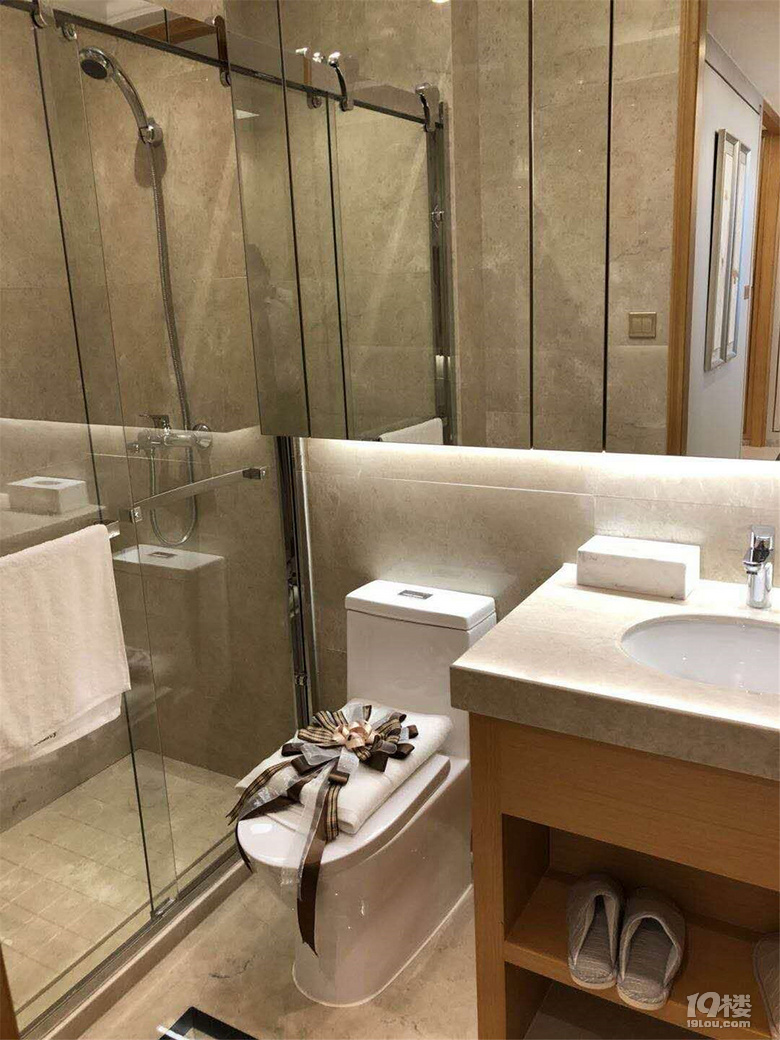 海宁佳源珑府 坐拥银泰城商圈 靠皮革 地鉄口 总价130