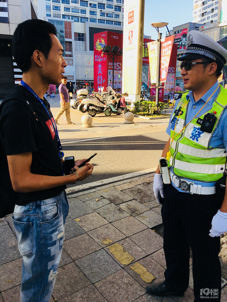 【礼让斑马线 记者在出击】嘉兴这些不礼让斑马线的车子要曝光了