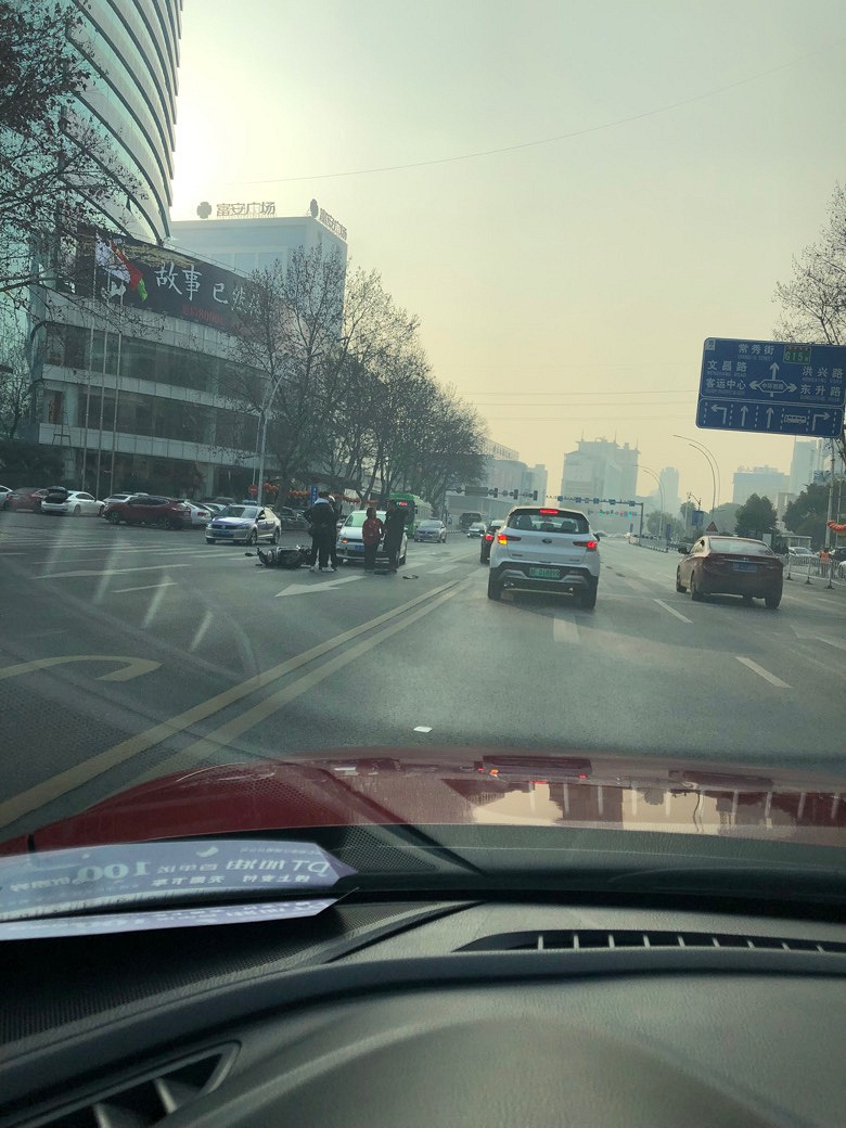 ���������ֳ���������ײ��ƿ����Ҫ�����ˣ�ƽƽ����������ǰ�