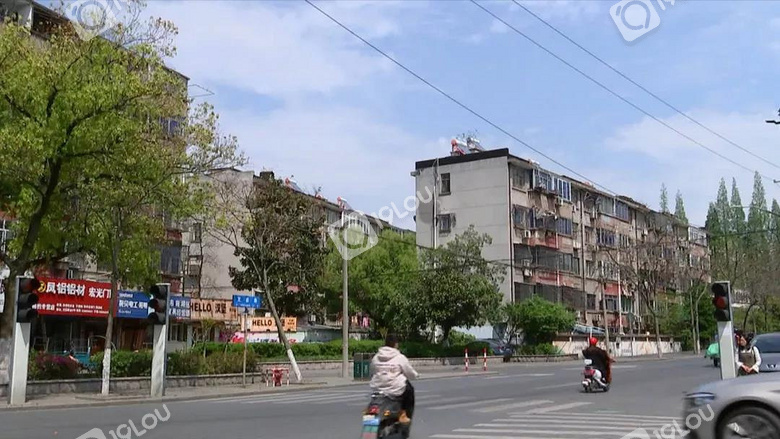 房子没买成为啥收我中介费?律师说应该收 但是