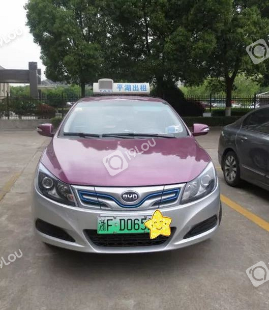 嘉兴第一辆电动出租车来啦嘉兴运管昨天电动出租车5