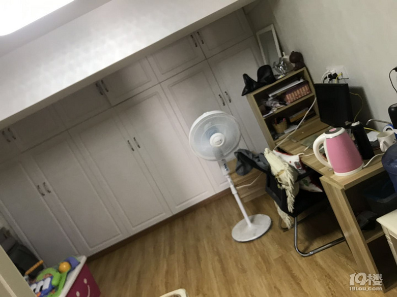 置换房子，急售loft公寓一套