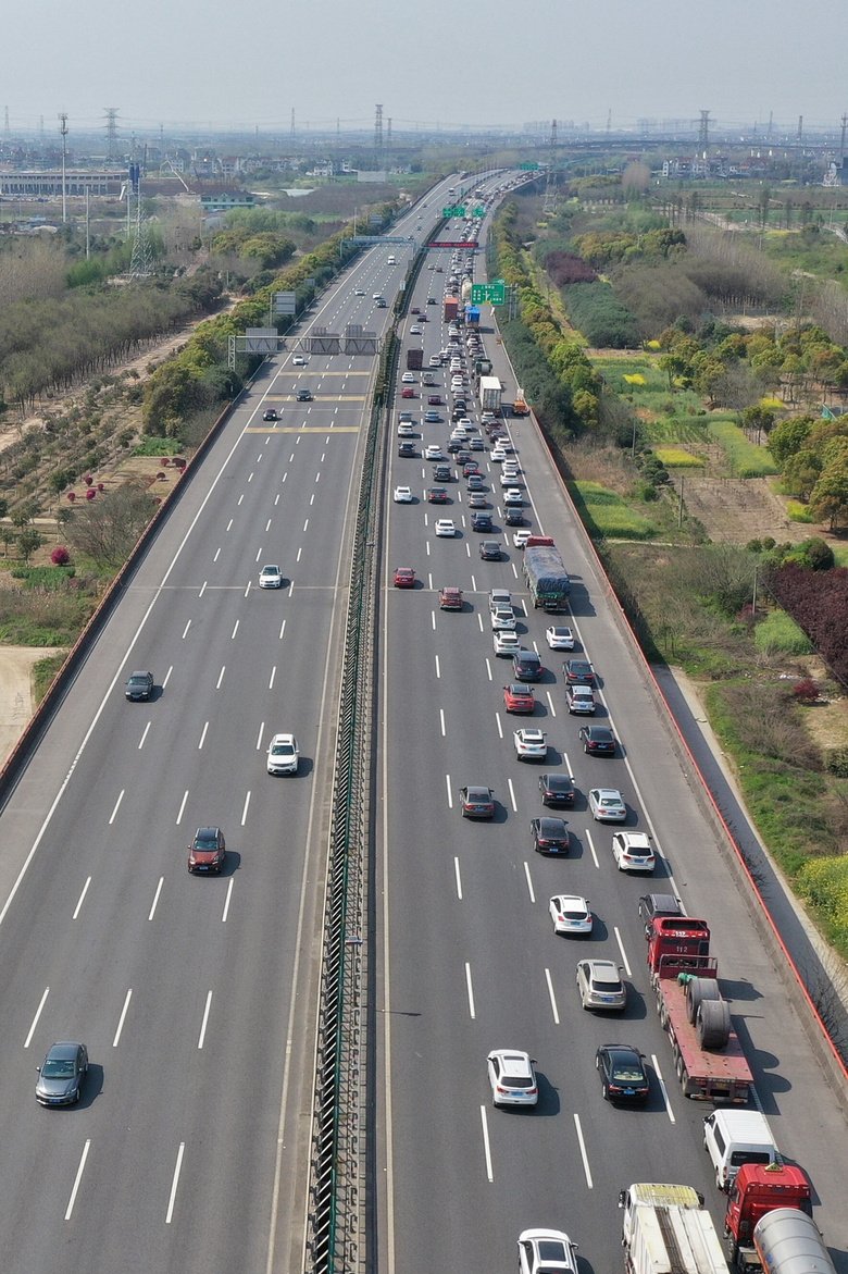 嘉兴司机注意7月起高速违法超限车将设失信清单