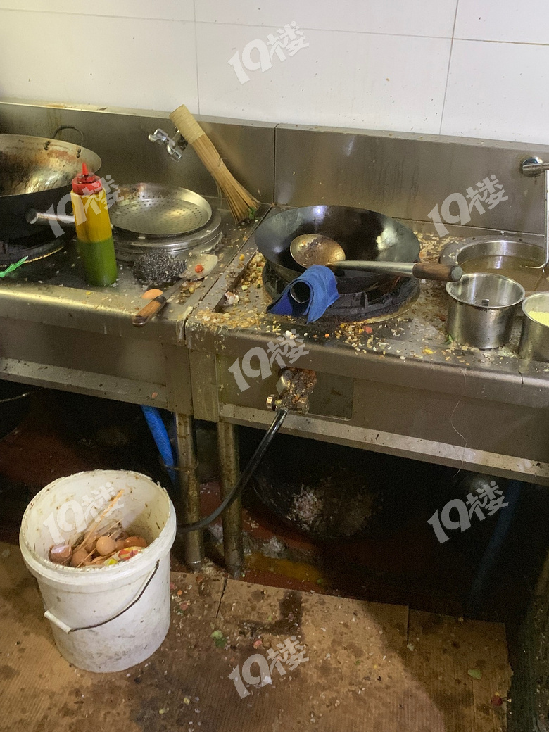 嘉兴外卖店到底有多脏我们潜入了7家外卖店后厨拍到了这些
