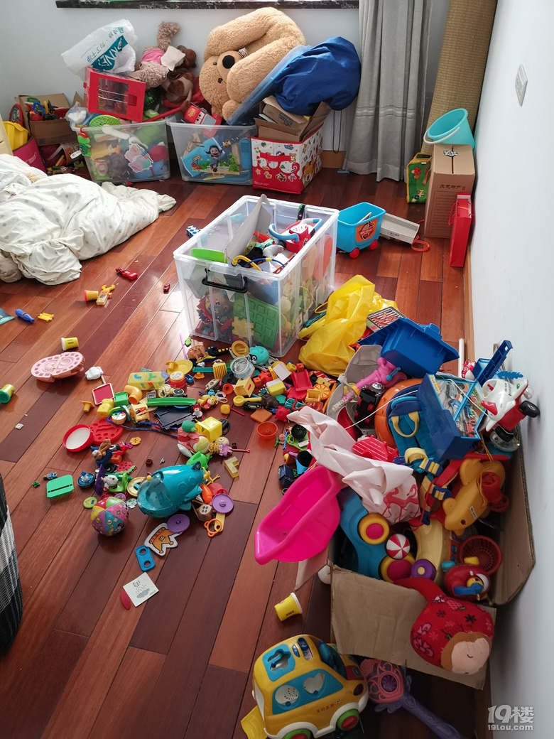 幼儿玩具一大堆