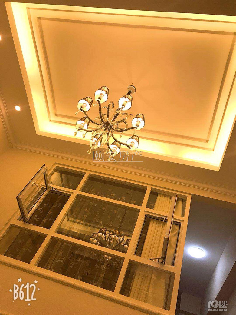 新万达旁四季观邸精装loft公寓