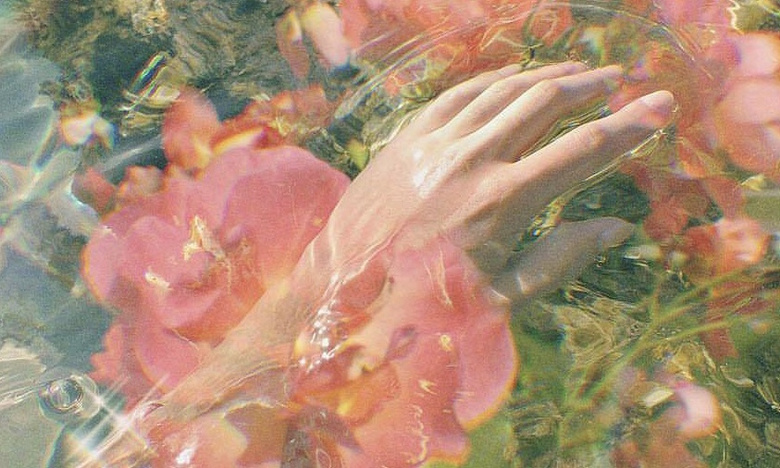 ���ߵ����������Ļ�ϲ��