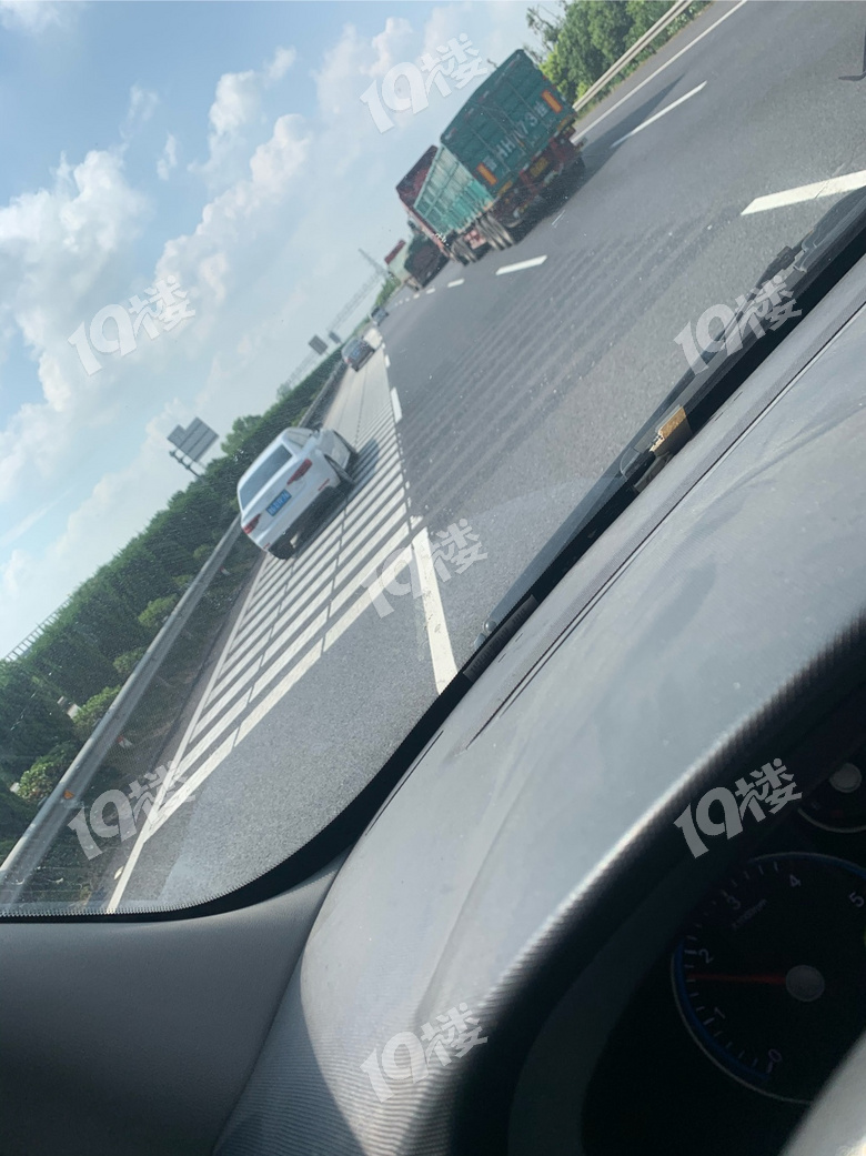 g1522过百步硖石出口不到高速路段快车