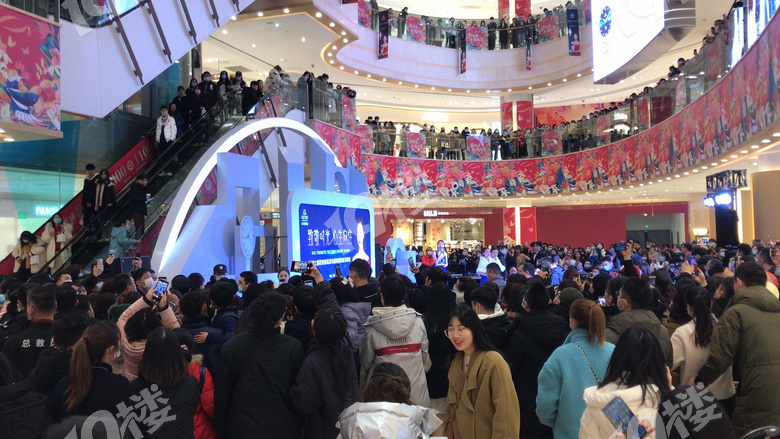 又有明星来嘉兴了陈数的见面会就在嘉兴八佰伴