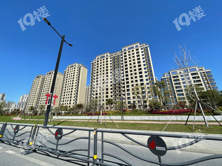 秀湖边的禾锦雅苑