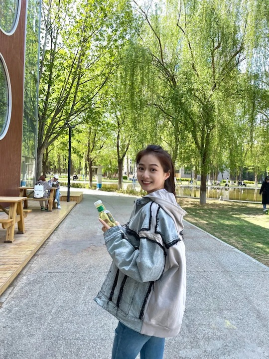 最新视频:嘉兴姑娘冯琳火了!领诵员原来进行了这么多艰苦训练!