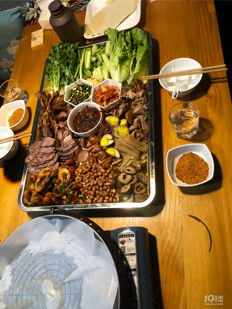 打卡小新说事2次采访的海宁网红面馆超级无敌下酒菜