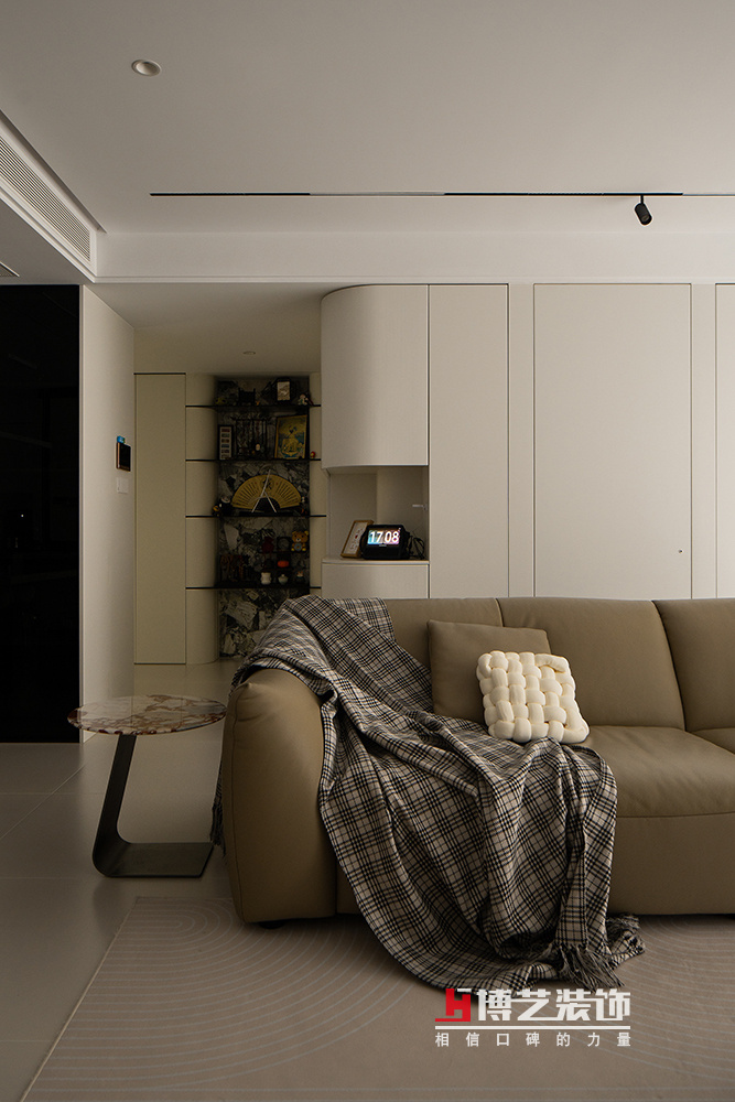 ļZ԰169m?|壬üҳУ