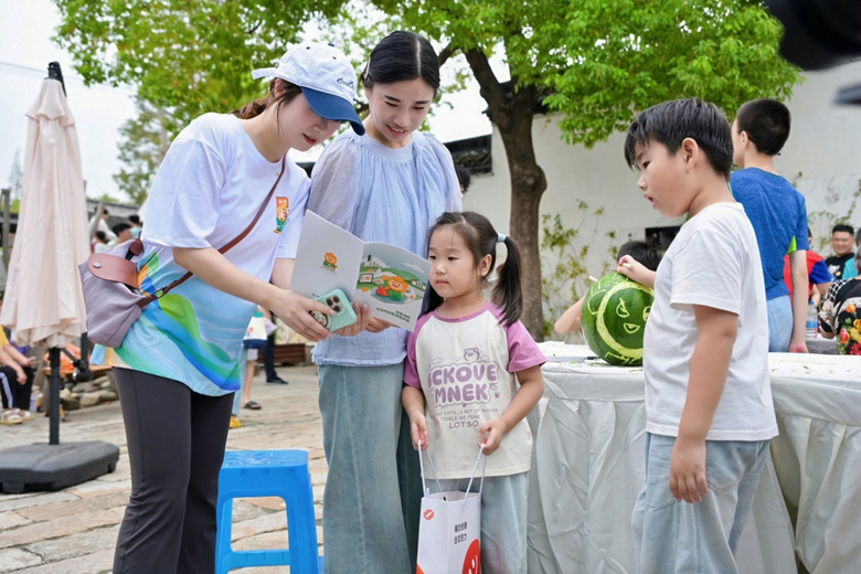 ���˽��У���ά������չ���ڽ��������ܻ �ػ�Ⱥ�ڡ�Ǯ���ӡ�