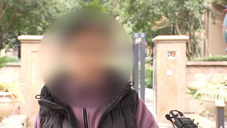 70岁老母亲在美发店被诱导消费33万，店家至今不肯退钱