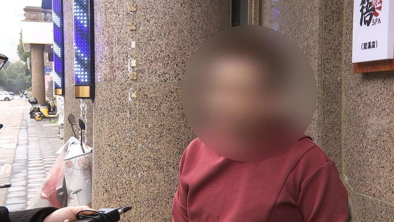 70岁老母亲在美发店被诱导消费33万，店家至今不肯退钱