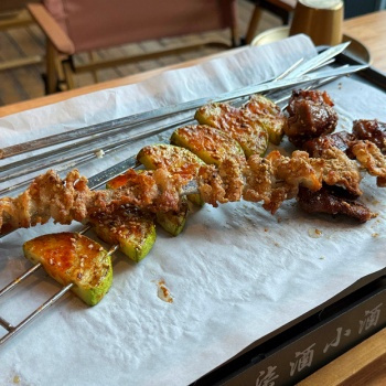 ȥ����˺ܻ���ֵܴ��ͱ߾�Ȼ�����ˣ����ǺóԵ�